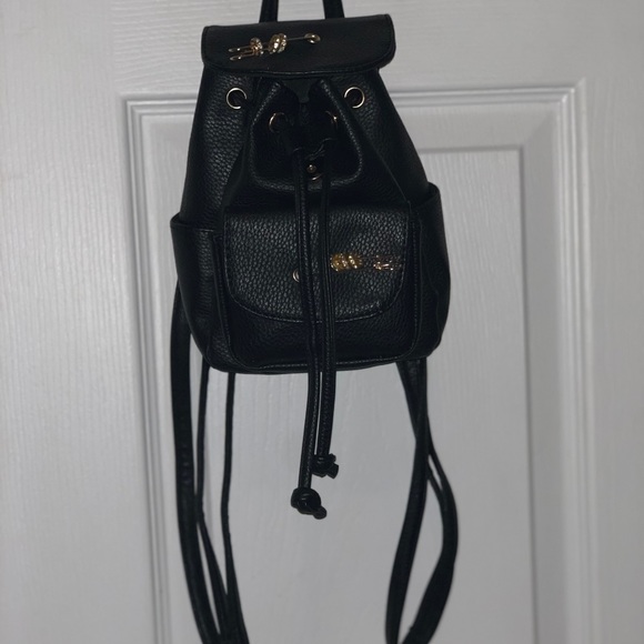 My baby needs new Stylish owner 💕Black mini purse - Picture 2 of 4